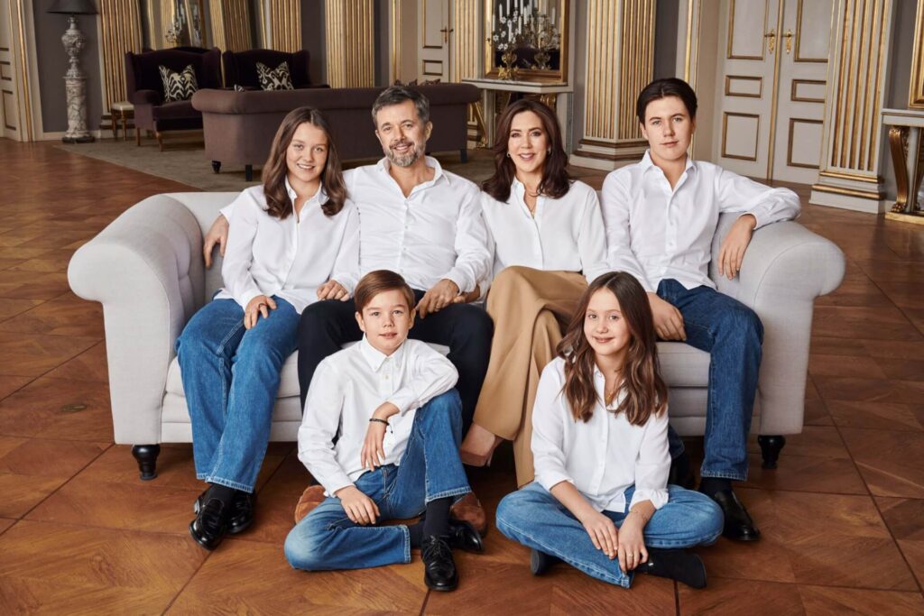 La famille royale danoise : Prince héritier Christian, princesse Isabella, prince Vincet, princesse Joséphine