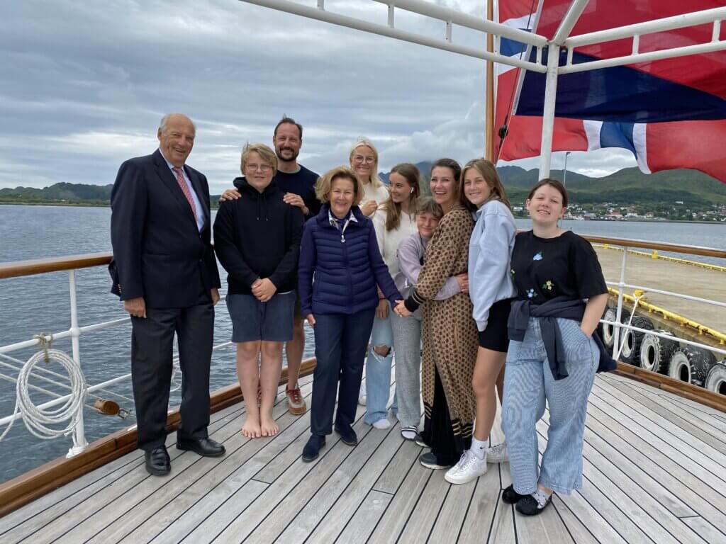 La famille royale norvégienne : La famille en vacances aux îles Lofoten en 2020