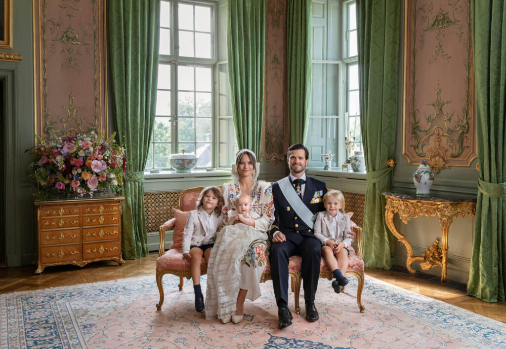 La famille royale suédoise : Le prince Carl Philip, la princesse Sofia, le prince Alexander, le prince Gabriel et le prince Julian