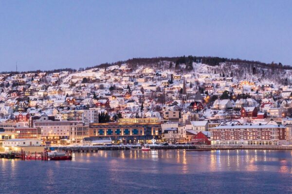 Tromsø : La ville des aurores boréales et la porte de la mer de glace