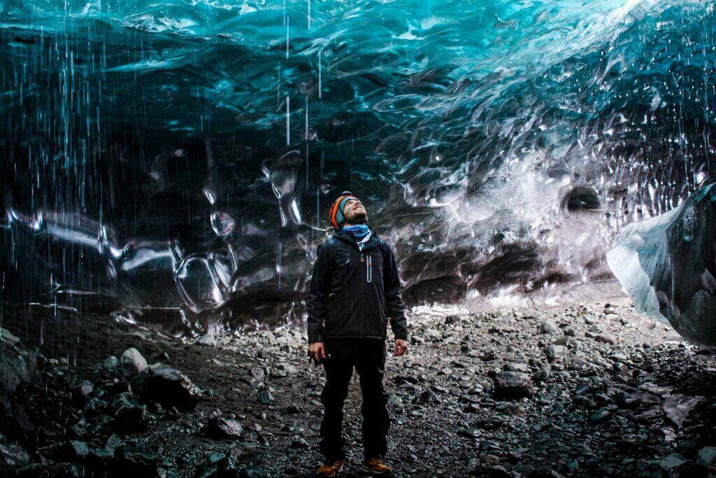 Une grotte de glace du Vatnajökull