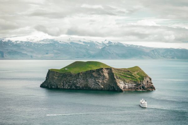 Les îles Vestmann : L’archipel volcanique au large de l’Islande